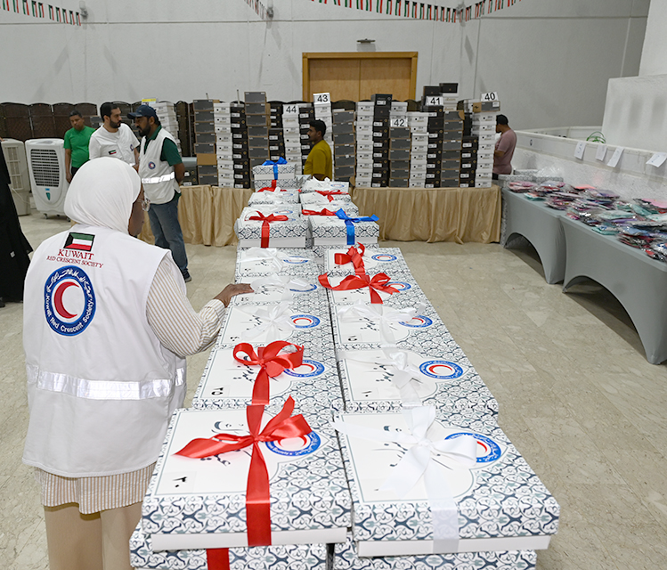 Kuwait Red Crescent Society Distributes Eid Al-Adha Clothing to 200 Families in Kuwait